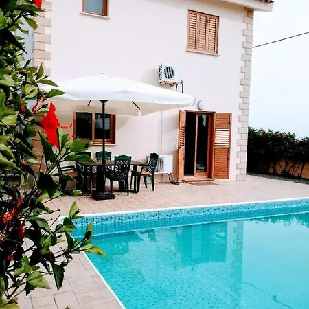 Villa Romana Ajía Nápa
